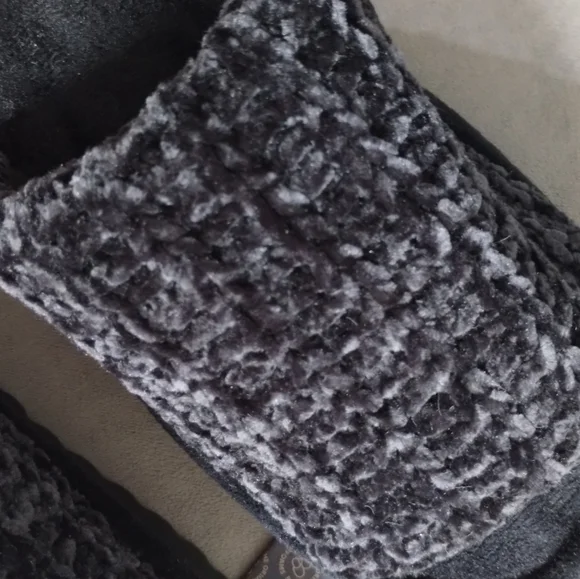 Memory Foam Slippers - Picture 6 of 6